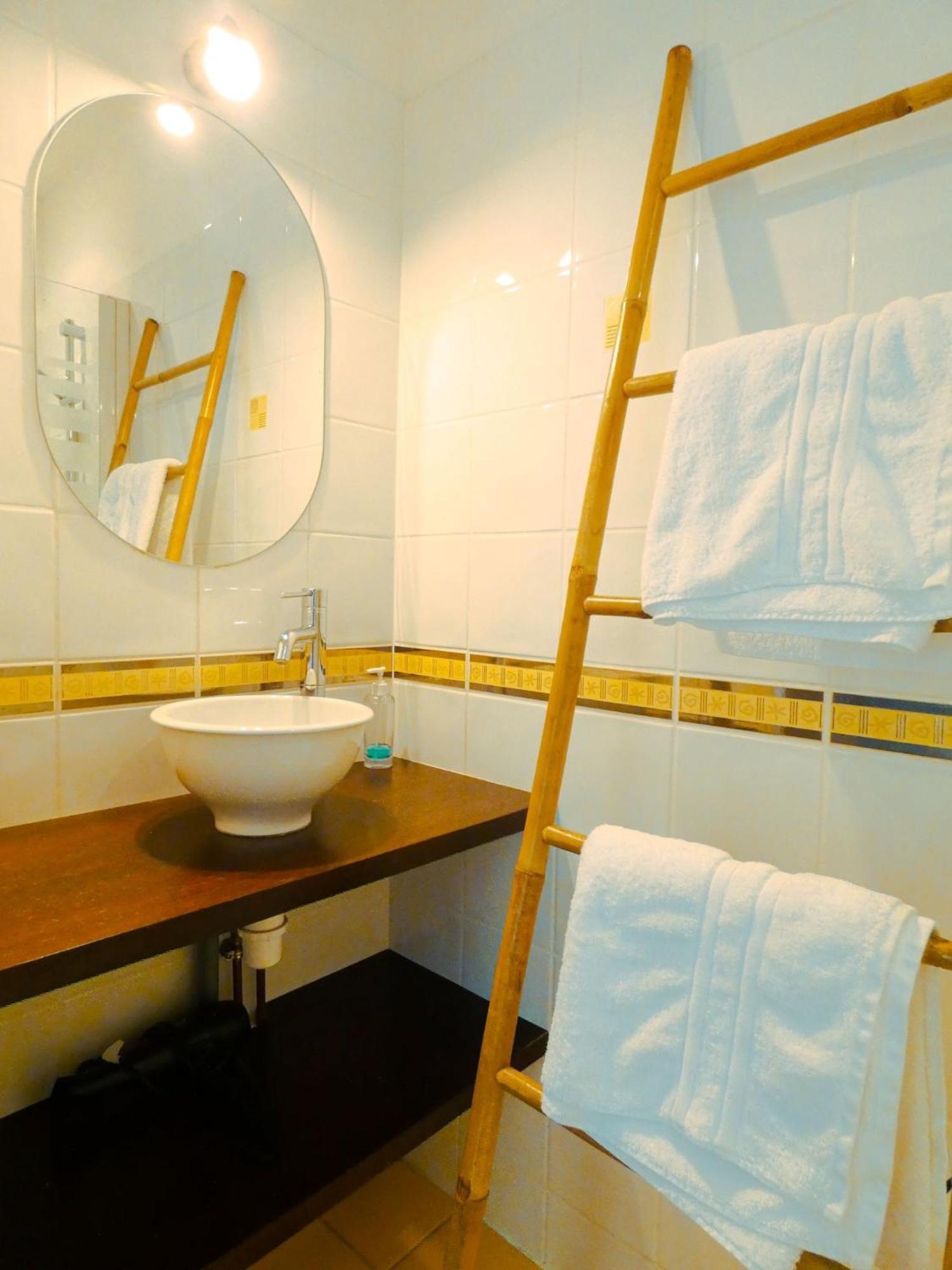 Chambre D'Hote L'Oree Des Buis Vouille  Luaran gambar