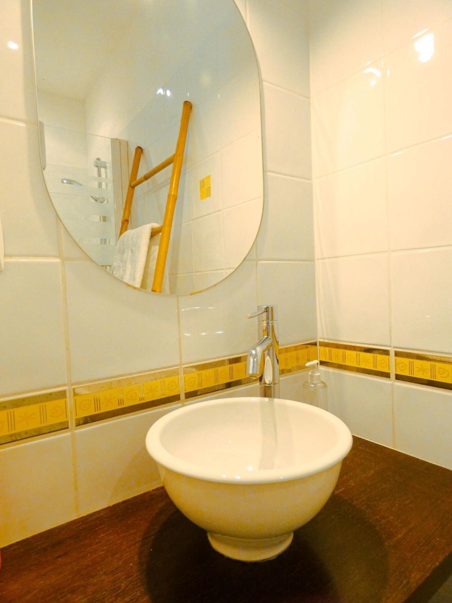 Chambre D'Hote L'Oree Des Buis Vouille  Luaran gambar